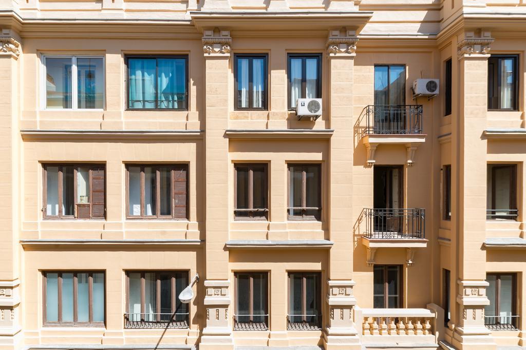 Apartamentos Caballero De Gracia Madrid Exterior foto